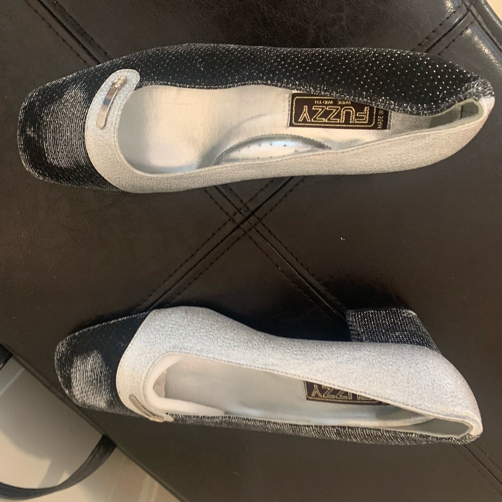 FUZZY  two - toned dress shoes. 8.5 WW